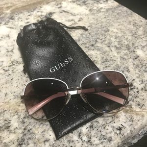 *********SOLD*******Guess Sunglasses